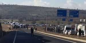 Askeri aracın geçişi sırasında patlama