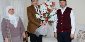 Başkan Bulutlar, şehit ailesine buket götürdü!