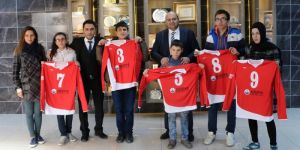 Başkan Orhan’dan engellilere forma desteği