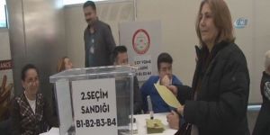 Referandum oylamaları sınır kapılarında bugün başladı