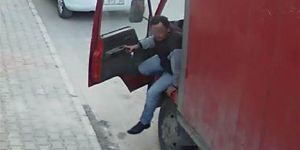 Dedektif gibi iz sürüp tacizciyi yakaladı