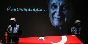 Usta oyuncu Halit Akçatepe'ye veda!