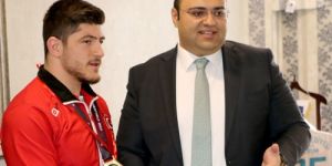 Başkan Orhan'dan sporcuya methiye