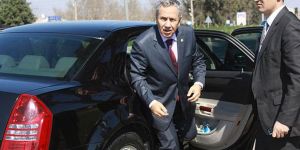 Gözler cenazede Bülent Arınç'ı aradı... Sebebini kendi açıkladı