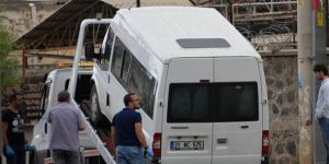 Askeri üste bombalı araç paniği