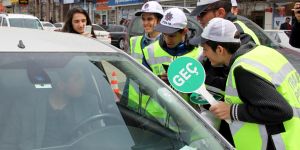 Erzurum'da Engelli çocuklar trafik polisi oldu