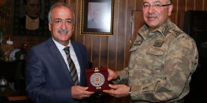 Rektör Çomaklı, Jandarma Bölge Komutanı Alpar ile bir araya geldi