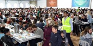 Erzurum'da iftar çadırlarına büyük ilgi