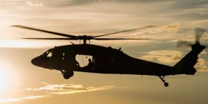 Askeri helikoptere roketli saldırı