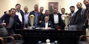 Demirhan Kupalarla Gidiyorum