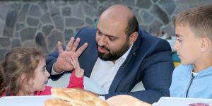 Aziziye’de şehit aileleri ve gaziler iftar sofrasında buluştu