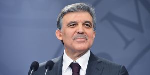 Gül'ün danışmanı Ayşe Yılmaz, FETÖ'den tutuklandı