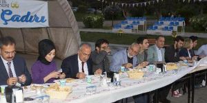 Atatürk Üniversitesi yönetimi, öğrencilerle buluştu
