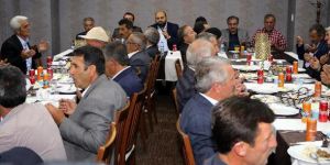 Başkan Orhan, iftarda muhtarlarla buluştu