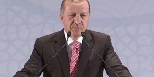 Erdoğan: Adalet levha ile aranmaz, ellerindeki levhalar bile bunlardan utanır