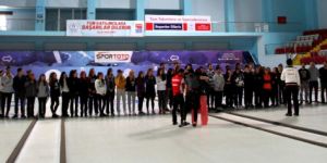 Erzurum'da Spor İçin Süpürüyorlar