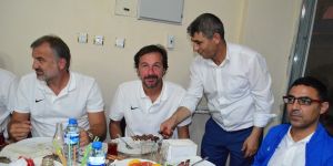 Teknik direktörlere cağ kebap jesti