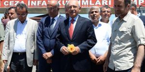 Kılıçdaroğlu, Berberoğlu'nu ziyaret etti