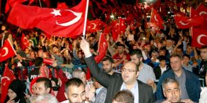 Orhan: “Milletin silahını, milletin iradesine çevirenleri lanetliyorum”