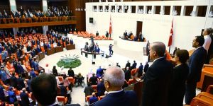 Meclis'te tarihi oturum yapıldı