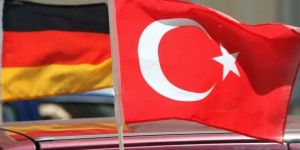 Almanya'da Türk vatandaşına Türkiye'ye gitme uyarısı
