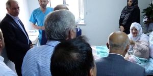 Efkan Ala, Annesini Ziyaret Etti