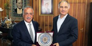 MKYK Üyesi Efkan Ala, Rektör Çomaklı’yı ziyaret etti