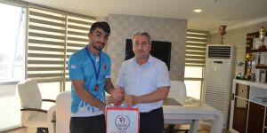 Taşkesenligil, şampiyonları ödüllendirdi