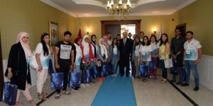 Vali Azizoğlu Yabancı Öğrencileri Konuk Etti