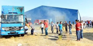 Erzurum'da Kargo Şirketinin Deposu Yandı