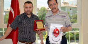 Voleybol Temsilcisinden Başkan Bulutlar'a teşekkür