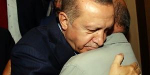 Erdoğan şehit binbaşının babası ile görüştü