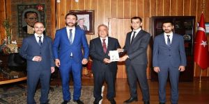 Ülkü Ocakları Erzurum İl Başkanı Genç, Rektör Çomaklı’yı ziyaret etti