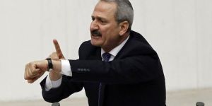 Zafer Çağlayan, Zarrab davasına sanık olarak eklendi