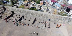 Tarihi Erzurum Kalesi'nde Kazı Çalışmaları Sürüyor