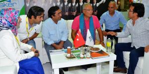 Deniz Baykal, Yörex’te Erzurum standını ziyaret etti