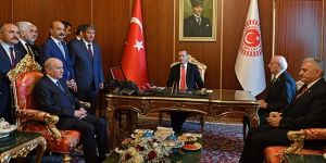 CHP'li Tezcan: Biz, o fotoğrafın parçası olmayacağız