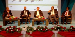 Başkan Orhan,”Gelişen Kentler Zirvesi”nde konuştu