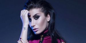 İrem Derici tedavisinin ardından ilk kez sahnede