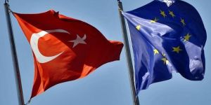 AB'den Türkiye'ye 'siyasi' kesinti