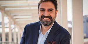 Erhan Çelik sosyetik güzelle aşk yaşıyor!