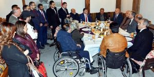 Merdiven Engelini Konakla Aşan Gazilerden Başkana Sazlı- Sözlü Karşılama