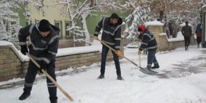 Doğu'da 618 köy yolu kardan kapalı