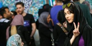 Tahran'da İslami kıyafet kurallarına uymayan kadınlar artık gözaltına alınmayacak