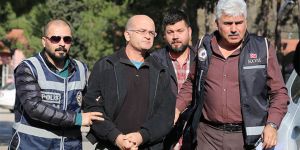 Emniyet müdürlerinin mahrem sorumlusu yakalandı