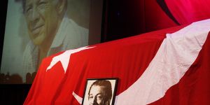 Münir Özkul son kez sahnede