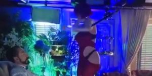 Adnan Oktar'ın Kediciği, iç çamaşırıyla dans etti!