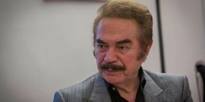 Orhan Gencebay başkanlığı Arif Sağ'a bıraktı.