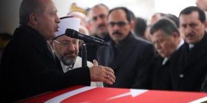 Doğu Perinçek: Cumhurbaşkanı imam değildir, camide reklam olmaz