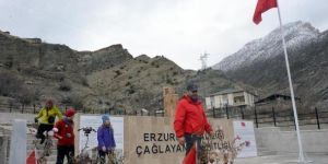 Rus dağcılar Çağlayan Şehitliği'ni ziyaret etti
